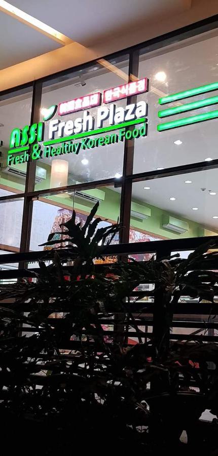 Cozyvilla At 81 Newport Blvd Walk To Naia T3 Marriott & Resorts World Casino & Newport Mall For 5 Pax Free Parking!!!! Pasay Dış mekan fotoğraf