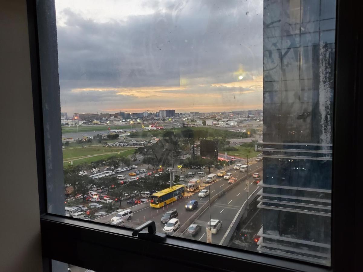 Cozyvilla At 81 Newport Blvd Walk To Naia T3 Marriott & Resorts World Casino & Newport Mall For 5 Pax Free Parking!!!! Pasay Dış mekan fotoğraf